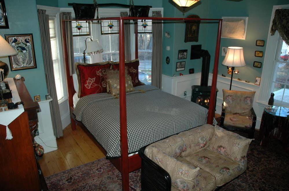 Red Elephant Inn Bed And Breakfast ノース・コンウェー エクステリア 写真